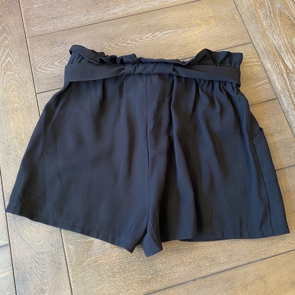 NWT - Gilli Paperbag Shorts - Picture 2 of 5